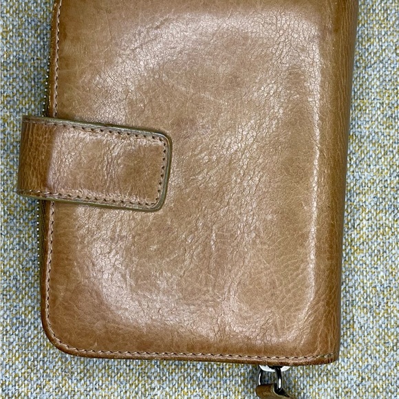 Christian Dior Remove before flight wallet. - Picture 2 of 7